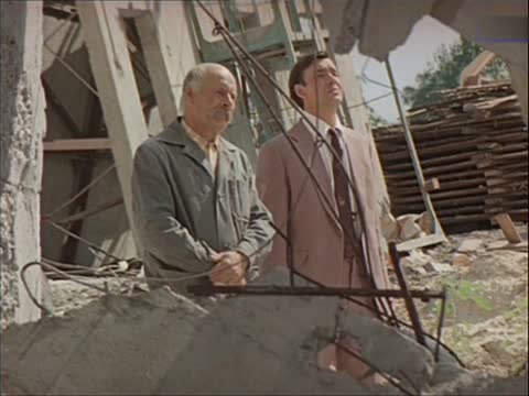 Трудные этажи. 3-4 серия (1974)