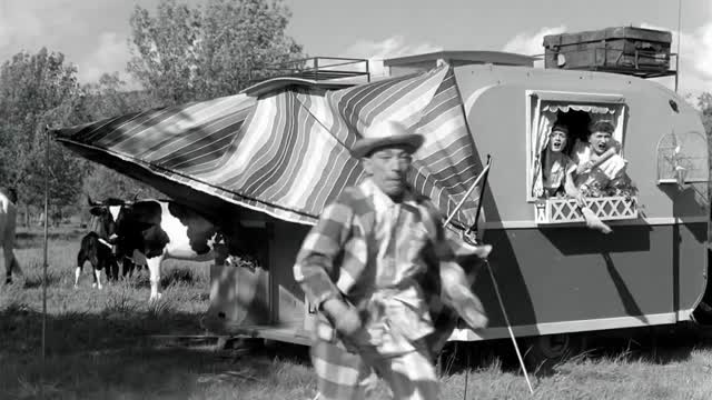 Такси прицеп и коррида / Taxi roulotte et corrida [1958 / Франция / комедия / Л.де Фюнес]